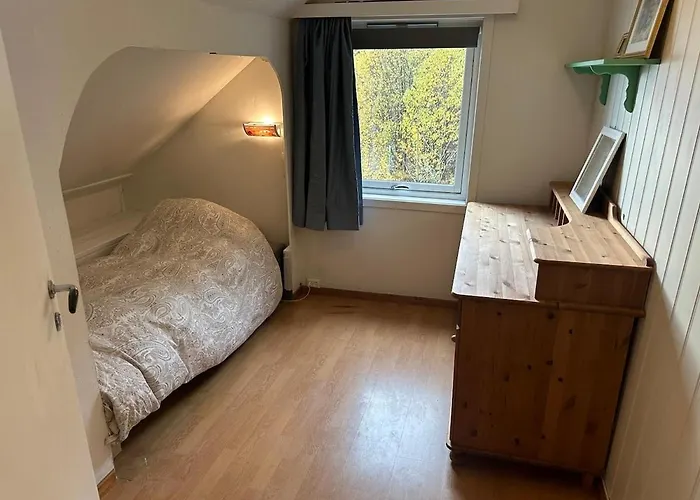 Semesterbostad 4 Bedrooms Near Skiing With View Of Fjord